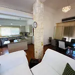 Strelitzia Apartment