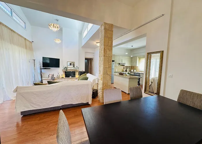 Strelitzia Lägenhet