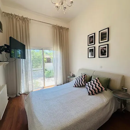 Strelitzia Apartment