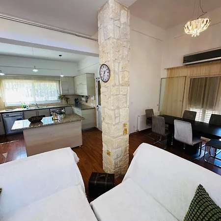 Strelitzia Apartment